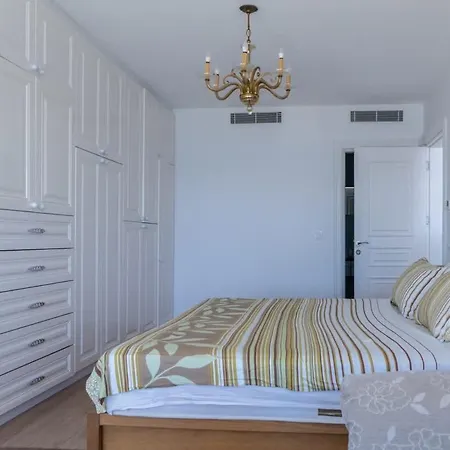 Villa Charming With Amazing View In Bodrum Yalıkavak
